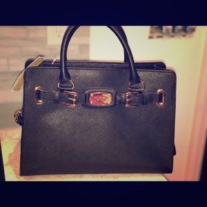 Michale Kors Hamilton satchel large bag ( black).